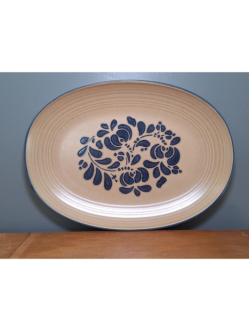 vintage Pfaltzgraff Folk Art 14-inch oval serving platter